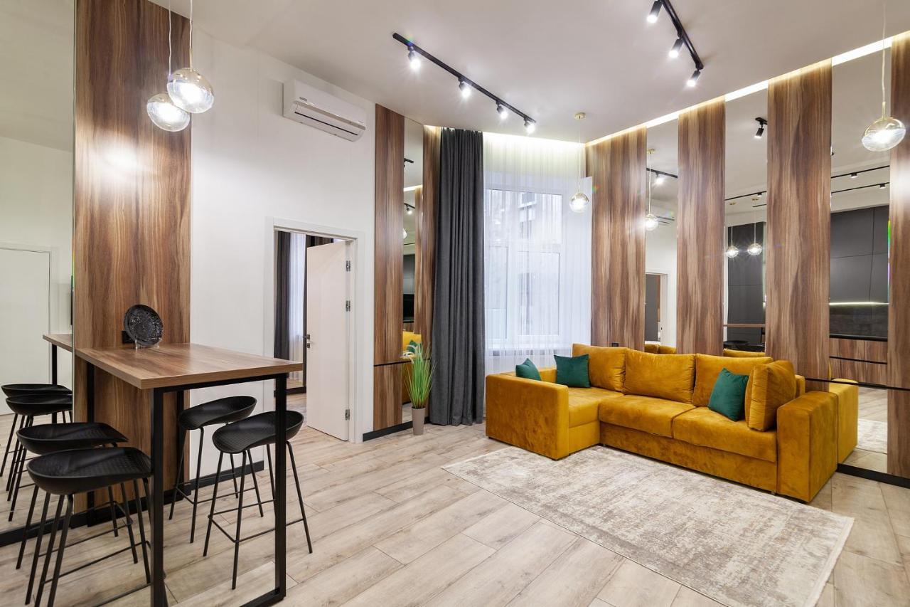 Royal Apartment On Leontovicha 7/2 Lviv Exterior photo